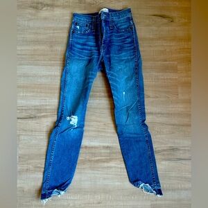 Madewell 10” high rise skinny blue jeans with distressed details size 24